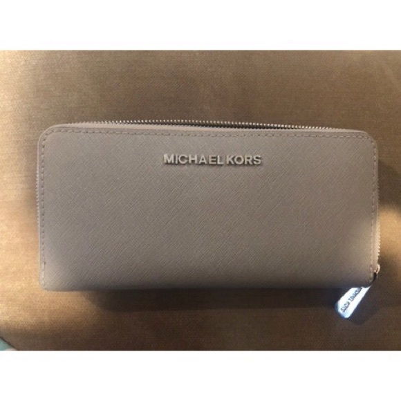 Michael Kors Handbags - Michael Kors Wallet